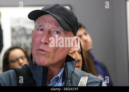Sao Paulo, Brésil. 03 septembre 2013. Le célèbre photographe brésilien Sebastiao Salgado est décédé ce vendredi (23 ans) à l’âge de 81 ans. Dans cette photo de dossier datée du 3 septembre 2013, Salgado est vu lors d'une conférence de presse sur son exposition Genesis, tenue à Sesc Belenzinho dans la région orientale de São Paulo. Crédit : Brazil photo Press/Alamy Live News Banque D'Images