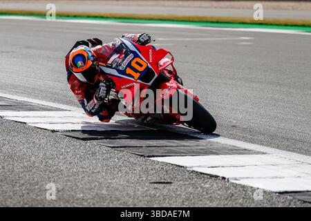 TOWCESTER, ROYAUME-UNI. 23 mai : Luca Marini (#lm10, Italie) de Honda HRC Castrol en essais libres vendredi lors du Grand Prix Tissot du Royaume-Uni 2025 au circuit de Silverstone le vendredi 23 mai 2025 à TOWCESTER, ANGLETERRE. Crédit : Taka G Wu/Alamy Live News Banque D'Images