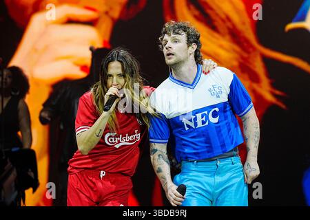 Tom Grennan et Melanie C jouent sur la scène principale lors du Big Weekend de BBC Radio 1 à Sefton Park, Liverpool. Date de la photo : vendredi 23 mai 2025. Banque D'Images