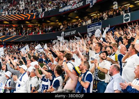 Bilbau, Bilbau, Espagne. 21 mai 2025. Les fans de Tottenham célèbrent la victoire de la finale de l'Europa League entre Tottenham et Manchester United au San Mames Stadium, le 21 mai 2025 crédit : Nuno Reisinho/ZUMA Press Wire/ZUMA Wire/Alamy Live News Banque D'Images