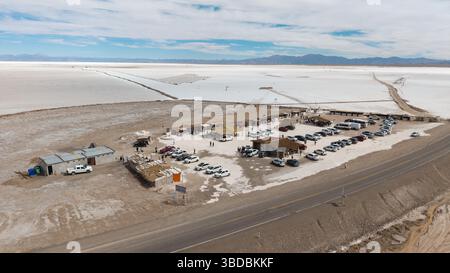 Jujuy, Argentine, 2 mai 2025 : vue aérienne de 'Salinas grandes' à Jujuy, Argentine. Banque D'Images