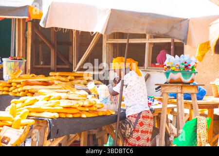 Une collection unique de photographies urbaines capturant la tension entre la technologie et la vie quotidienne : des scènes de rue franches figées dans l'instant présent. Banque D'Images