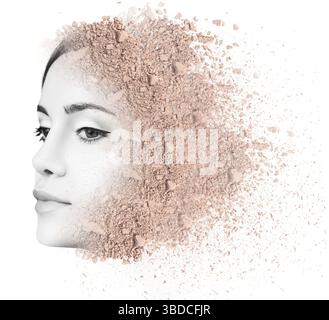 Woman face fabriqué à partir de poudre friable isolé sur fond blanc Banque D'Images