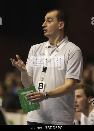 Entraîneur-chef Emir Kurtagic VfL Gummersbach DKB Handball-Bundesliga saison 2014-15, entraîneur-chef Emir Kurtagic VfL Gummersbach DKB Handball Bundesliga SEAS Banque D'Images