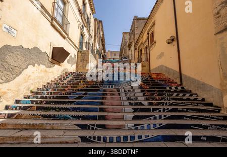 NOTO, ITALIE, 22 JUIN 2023 - escaliers décorés à Noto, province de Syracuse, Sicile, Italie Banque D'Images