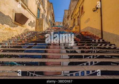 NOTO, ITALIE, 22 JUIN 2023 - escaliers décorés à Noto, province de Syracuse, Sicile, Italie Banque D'Images