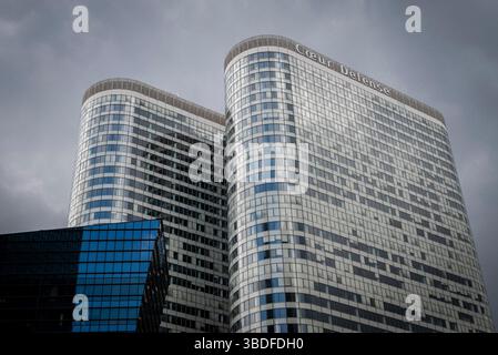 Cœur Défense, un gratte-ciel de bureaux composé de deux bâtiments principaux reliés par un plus petit à la Défense, un grand quartier d'affaires du Paris Banque D'Images