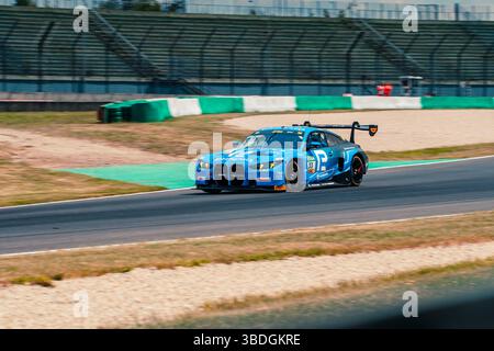 Schipkau, Allemagne. 24 mai 2025. Schipkau, Allemagne, 24 mai 2025 : voiture #33 - BMW M4 GT3 Evo - Schubert Motorsport - René Rast (DEU) en course 1 lors du deuxième week-end du calendrier DTM 2025 au Dekra Lausitzring à Schipkau. (Mike Wiss/SPP) crédit : photo de presse sportive SPP. /Alamy Live News Banque D'Images