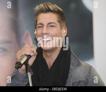 Le chanteur Norman Langen lors d'une tournée promotionnelle pour son nouveau CD Banque D'Images