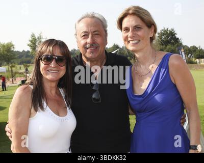 Wolfgang Stumph avec sa femme et Sarah Wiener au 8ème GRK Golf Charity Masters 2015 à Leipzig Banque D'Images