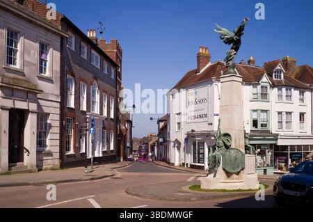 Vue sur Market Street depuis le monument aux morts de Lewes Banque D'Images
