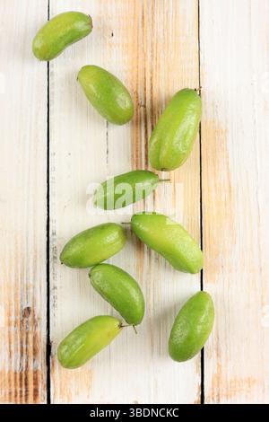 Averrhoa bilimbi ou fruit de concombre, connu en Indonésie sous le nom de Belimbing Wuluh, souvent utilisé comme assaisonnement pour les plats, en particulier pour donner un goût aigre. Banque D'Images