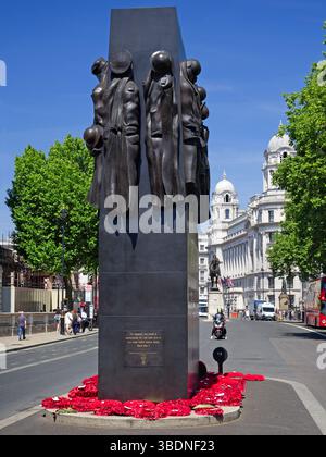 Royaume-Uni, Londres, Whitehall, Monument aux femmes de la guerre mondiale II Banque D'Images