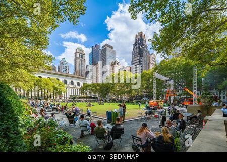 NEW YORK - 27 SEPTEMBRE 2022 : Bryant Park dans le centre de Manhattan, New York aux États-Unis Banque D'Images