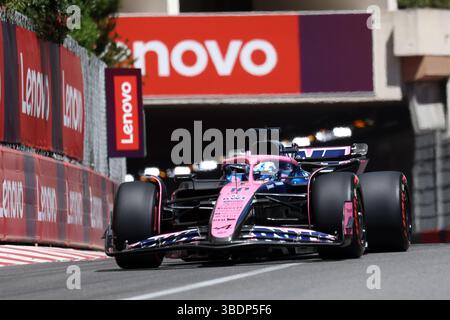 Monaco, Monaco. 25 mai 2025. Pierre Gasly de formule 1 Alpine en piste lors du Grand Prix de F1 de Monaco sur le circuit de Monaco le 25 mai 2025 à Monte-Carlo, Monaco. Crédit : Marco Canoniero/Alamy Live News Banque D'Images