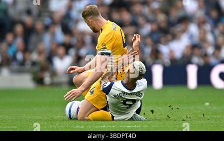 Londres, Royaume-Uni. 25 mai 2025. Lors du Tottenham Hotspur V Brighton Barclays premier League match au Tottenham Hotspur Stadium, Londres. Cette image est RÉSERVÉE à UN USAGE ÉDITORIAL. Licence requise de Football DataCo pour toute autre utilisation. Crédit : MARTIN DALTON/Alamy Live News Banque D'Images