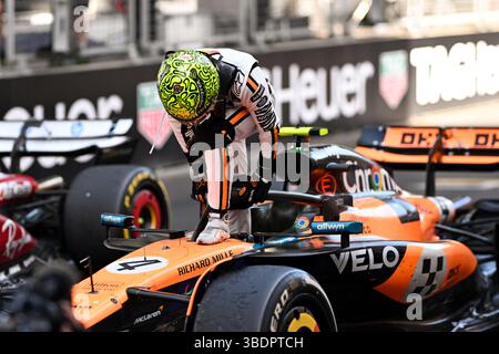 Montecarlo, Mezzolombardo, Monaco. 25 mai 2025. Lando Norris (McLaren F1 Team) remporte le Grand Prix FIA de formule 1 de Monaco 2025 sur le circuit de Monaco à Montecarlo, Monaco. (Crédit image : © Daisy Facinelli/ZUMA Press Wire) USAGE ÉDITORIAL SEULEMENT ! Non destiné à UN USAGE commercial ! Banque D'Images