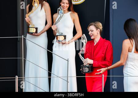 MONTE-CARLO, MONACO - MAI 25 : la princesse Charlene de Monaco sur le podium après le Grand Prix de F1 de Monaco sur le circuit de Monaco le 25 mai 2025 à Monte-Carlo, Monaco.(photo de Qian Jun/Paddocker) crédit : Jun QIAN/Alamy Live News Banque D'Images