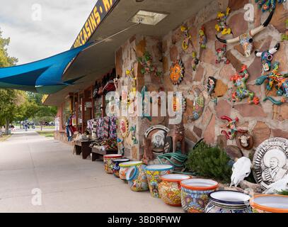 Boulder City, NV / USA - 24 mai 2025 : magasin de souvenirs local à Boulder City, Nevada Banque D'Images