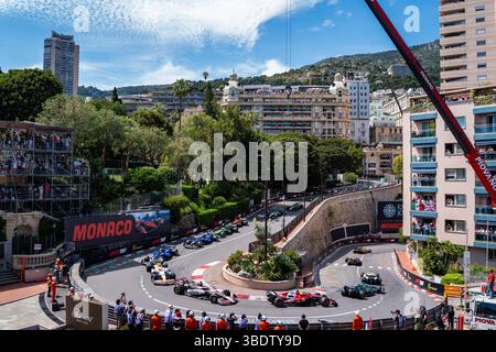 Monaco, Monaco. 25 mai 2025. Les pilotes s'affrontent lors de la course du Grand Prix de formule 1 de Monaco 2025. Crédit : SOPA images Limited/Alamy Live News Banque D'Images