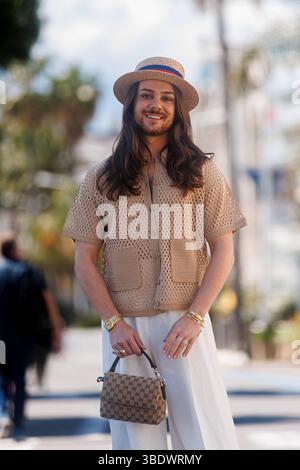Festival de Cannes - Tiffanys Lunch Riccardo Simonetti beim Tiffanys Lunch während der 78. Filmfestspiele à Cannes im Carlton Beach AM 15.05.2025. *** Festival de Cannes Tiffanys déjeuner Riccardo Simonetti au Tiffanys déjeuner pendant le Festival de Cannes 78 au Carlton Beach le 15 05 2025 Copyright : xEventpressxKochanx Banque D'Images