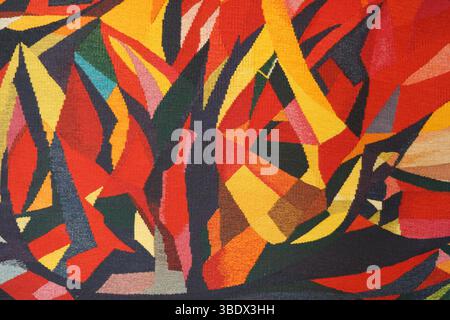 Art abstrait coloré avec des formes géométriques et des teintes audacieuses. Chichester, Royaume-Uni Banque D'Images