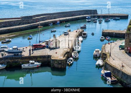 Vue sur le port pittoresque de Dysart, qui fait partie du Royal Burgh de Kirkcaldy, sur la côte de Fife en Écosse, au Royaume-Uni Banque D'Images