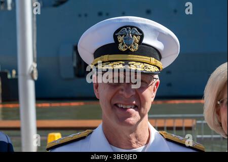 New York, États-Unis. 26 mai 2025. NEW YORK, NEW YORK - MAI 26 : L'ADM Daryl Caudle, commandant du U.S. Fleet Forces Command, assiste à la cérémonie de commémoration annuelle du Memorial Day de l'Intrepid Sea, Air & Space Museum le 26 mai 2025 à New York. Crédit : Ron Adar/Alamy Live News Banque D'Images