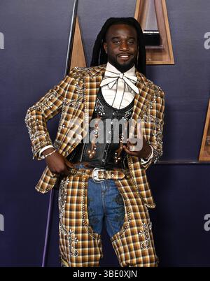 Las Vegas, États-Unis. 26 mai 2025. Shaboozey arrive aux American Music Awards 2025 qui se tiennent au Fontainebleau Las Vegas le 26 mai 2025 à Las Vegas, Nevada. © Starbuck/ Credit : AFF/Alamy Live News Banque D'Images