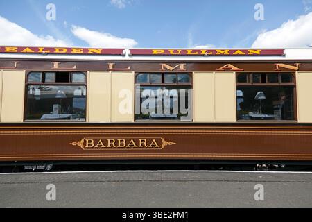 Vue de Barbara, un wagon Wielden Pullman préservé, à Bodium Station, sur le Kent and East Sussex Heritage Railway Banque D'Images