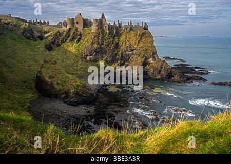 Royaume-Uni, Irlande du Nord, Ulster, County Antrim, Bushmills, le château de Dunluce Banque D'Images