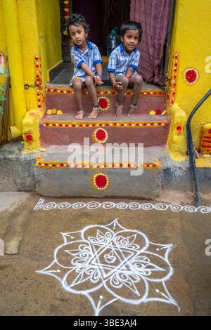 Inde, Tamil Nadu, Mahabalipuram, dessins pour le festival de Pongal Banque D'Images