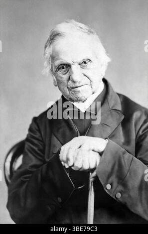 Adam Sedgwick (1785-1873), fondateur de la géologie moderne, a proposé les périodes géologiques du Dévonien et du Cambrien (explosion cambrienne). Bien que mentor du jeune Charles Darwin, Sedgwick s'oppose à la nature matérialiste de la théorie de l'évolution de Darwin par sélection naturelle. Photo : 1867. Banque D'Images