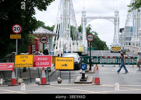 Albert Bridge, Londres, Royaume-Uni. 28 mai 2025. Le pont Albert est fermé à la circulation pendant cinq jours pour des travaux d'entretien essentiels. Credit : Matthew Chattle/Alamy Live News Banque D'Images