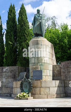 Statue Dom Afonso Henriques 1109-1185 premier roi du Portugal, Guimaraes, nord du Portugal, Europe par António Soares dos Reis Banque D'Images