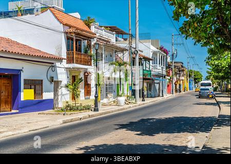 Une vue des bâtiments colorés dans le quartier Getsemani de Carthagène, Columbia au printemps Banque D'Images