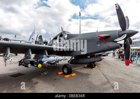 Air Tractor AT-802U avion blindé multi-missions au salon de l'aéronautique de Paris. France - 18 juin 2015 Banque D'Images