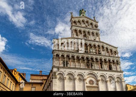 Th extérieur de la cathédrale de Lucques, Cattedrale di San Martino, situé sur la Piazza Antelminelli, Lucques, Italie Banque D'Images