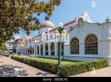 Bains de Quapaw Baths le long de Bathhouse Row sur Central Avenue à Hot Springs, Arkansas, États-Unis Banque D'Images