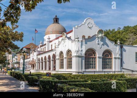 Bains de Quapaw Baths le long de Bathhouse Row sur Central Avenue à Hot Springs, Arkansas, États-Unis Banque D'Images