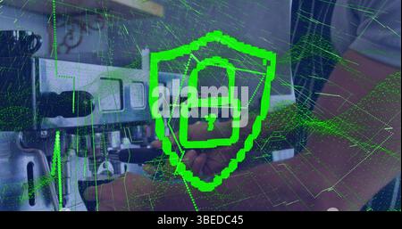 Image d'un cadenas de sécurité et de traînées de lumière verte au-dessus d'un barista caucasien utilisant une machine à café Banque D'Images