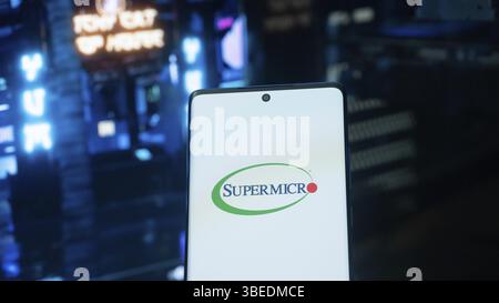 Dhaka, Bangladesh 03 mai 2025 : Super Micro Computer Inc (Supermicro) en face de la page web de l'entreprise Banque D'Images