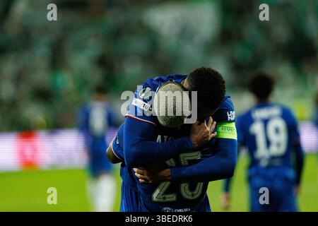 Les joueurs de Chelsea vus en fête après le but de Moises Caicedo lors de la finale de l'UEFA Conference League 2025 entre le Real Betis Balompie et le Chelsea FC (Maciej Rogowski) Banque D'Images