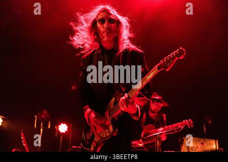 Oslo, Norvège. 28 mai 2025. Le groupe de rock américain The Brian Jonestown massacre donne un concert au Rockefeller à Oslo. Ici, le musicien Ricky Maymi est vu en direct sur scène. Crédit : Gonzales photo/Alamy Live News Banque D'Images