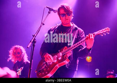 Oslo, Norvège. 28 mai 2025. Le groupe de rock américain The Brian Jonestown massacre donne un concert au Rockefeller à Oslo. Ici, le musicien Hakon Adalsteinsson est vu en direct sur scène. Crédit : Gonzales photo/Alamy Live News Banque D'Images