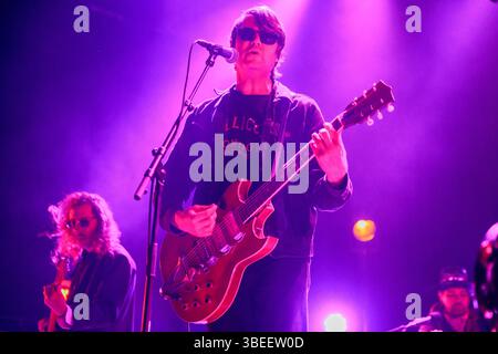 Oslo, Norvège. 28 mai 2025. Le groupe de rock américain The Brian Jonestown massacre donne un concert au Rockefeller à Oslo. Ici, le musicien Hakon Adalsteinsson est vu en direct sur scène. Crédit : Gonzales photo/Alamy Live News Banque D'Images