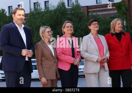 Berlin, Allemagne, 05 mai 2025. Signature de l'accord de coalition par SPD, CDU, CSU - Unterzeichnung des Koalitionsvertrages durch SPD, CDU, CSU photo : Klaus KROENERT crédit : Klaus KROENERT/Alamy Live News Banque D'Images
