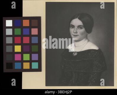 Cette reproduction en noir et blanc du portrait d'Emma Socin, réalisé entre 1800 et 1899, reflète les techniques artistiques du XIXe siècle et capture la ressemblance du sujet. L'image est montée sur carton. Banque D'Images