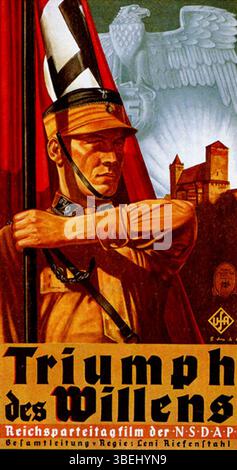 L'affiche de 1935 d'Erich Ludwig Stahl promeut le film de propagande nazi 'Triomphe de la volonté', réalisé par Leni Riefenstahl. Il a été créé pour célébrer le rallye de Nuremberg en 1934. Banque D'Images