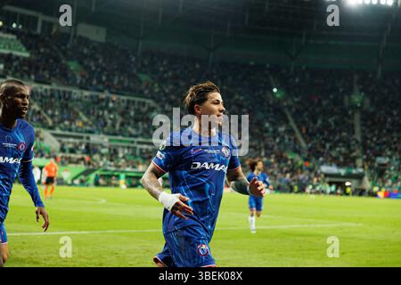 Les joueurs de Chelsea vus célébrer après le but d'Enzo Fernandez lors de la finale de l'UEFA Conference League 2025 entre le Real Betis Balompie et le Chelsea FC (Maciej Rogowski) Banque D'Images